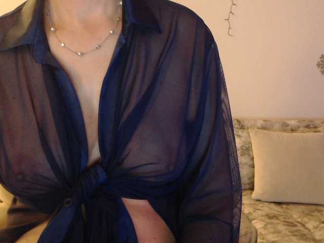 goodSnowQueen's BongaCams show and profile