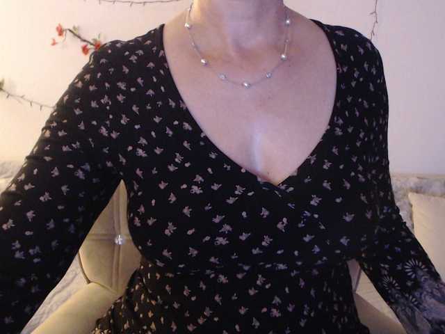 goodSnowQueen from BongaCams is Freechat