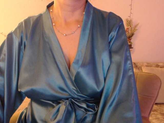 goodSnowQueen's BongaCams show and profile