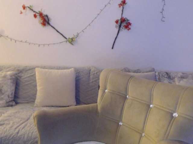 goodSnowQueen from BongaCams is Freechat