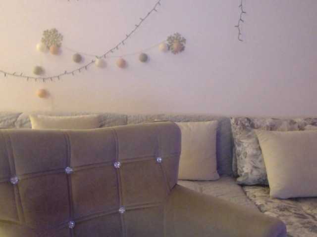 goodSnowQueen's BongaCams show and profile