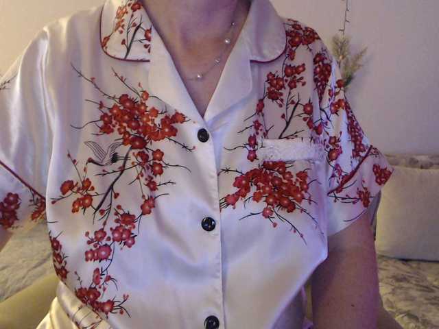 goodSnowQueen's BongaCams show and profile