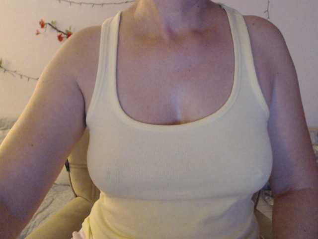 goodSnowQueen from BongaCams is Freechat