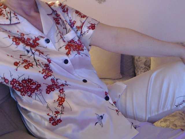 goodSnowQueen's BongaCams show and profile