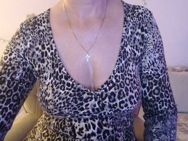 goodSnowQueen's BongaCams show and profile