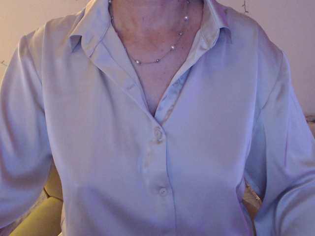 goodSnowQueen's BongaCams show and profile