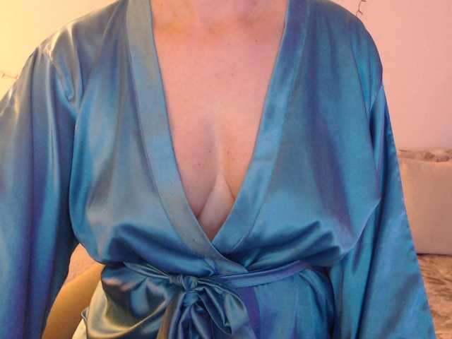 goodSnowQueen's BongaCams show and profile