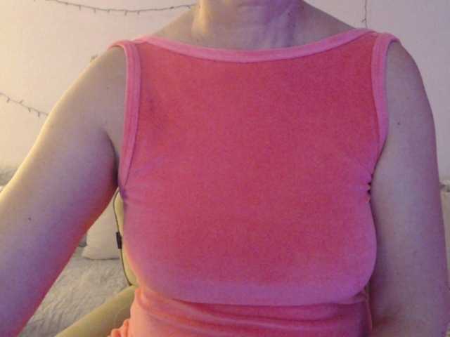 goodSnowQueen's BongaCams show and profile