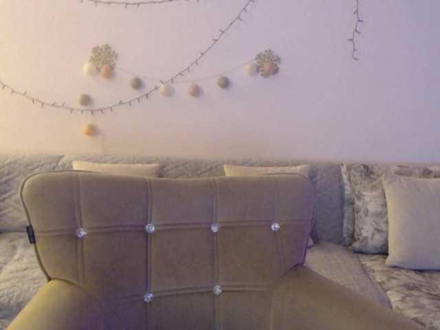 goodSnowQueen's BongaCams show and profile