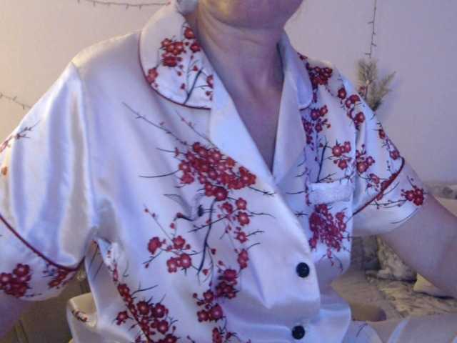 goodSnowQueen from BongaCams is Freechat