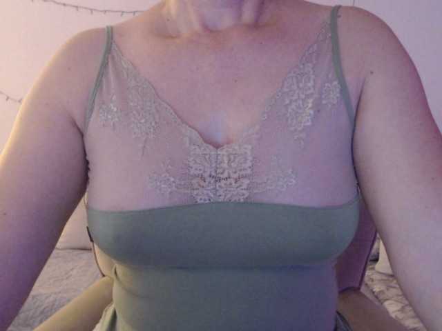 goodSnowQueen's BongaCams show and profile