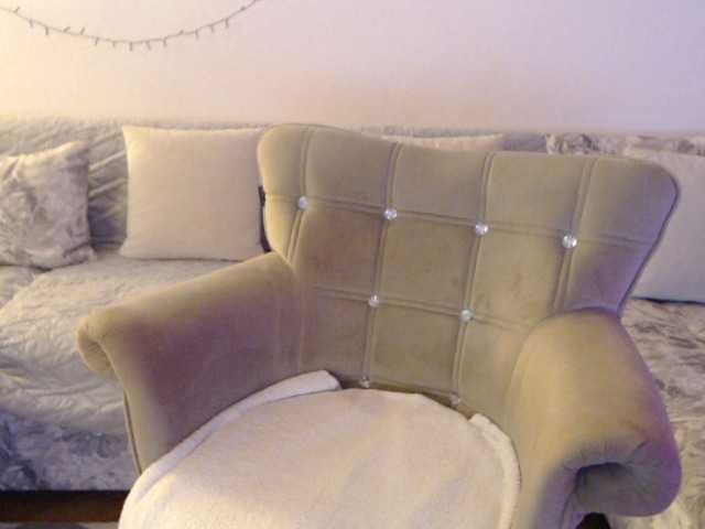 goodSnowQueen's BongaCams show and profile