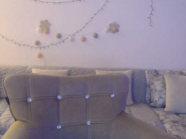 goodSnowQueen's BongaCams show and profile