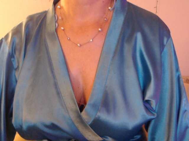 goodSnowQueen's BongaCams show and profile