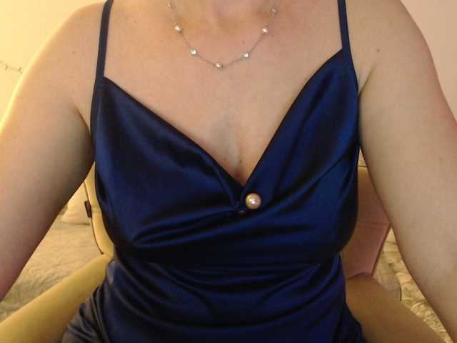 goodSnowQueen's BongaCams show and profile