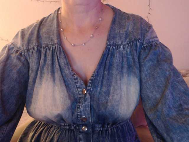 goodSnowQueen's BongaCams show and profile