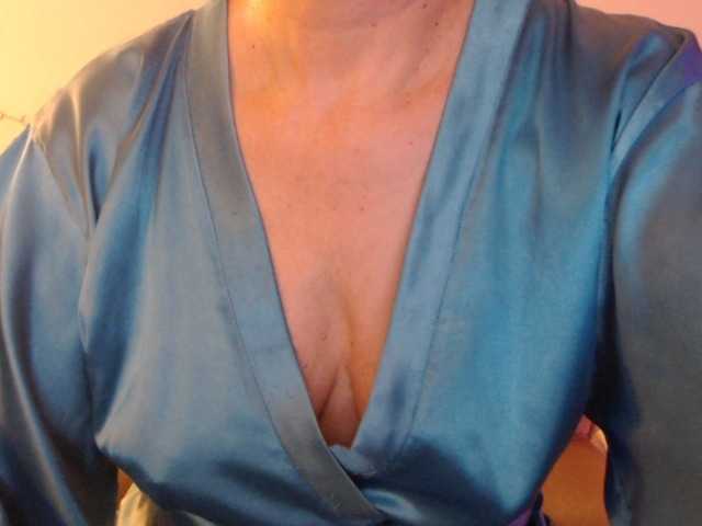 goodSnowQueen's BongaCams show and profile