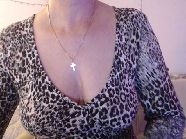 goodSnowQueen's BongaCams show and profile