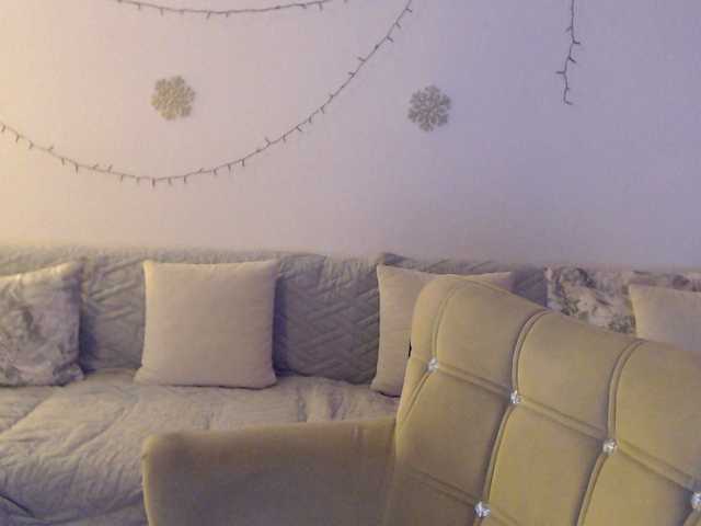 goodSnowQueen's BongaCams show and profile