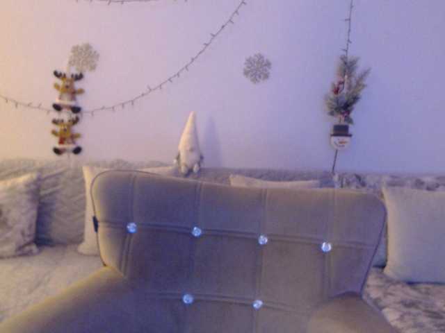 goodSnowQueen's BongaCams show and profile