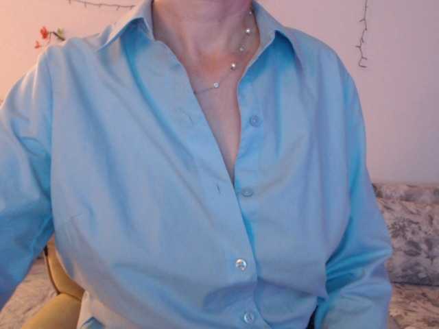 goodSnowQueen's BongaCams show and profile