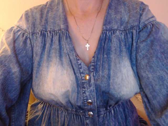 goodSnowQueen's BongaCams show and profile