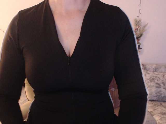 goodSnowQueen's BongaCams show and profile