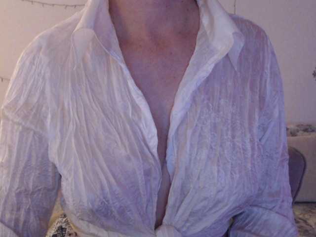 goodSnowQueen's BongaCams show and profile