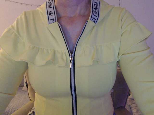 goodSnowQueen's BongaCams show and profile