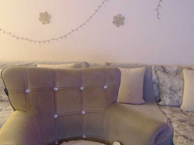 goodSnowQueen's BongaCams show and profile