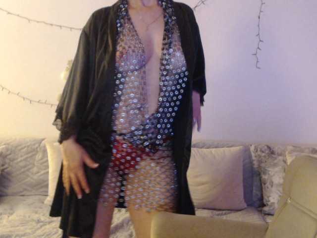 goodSnowQueen's BongaCams show and profile