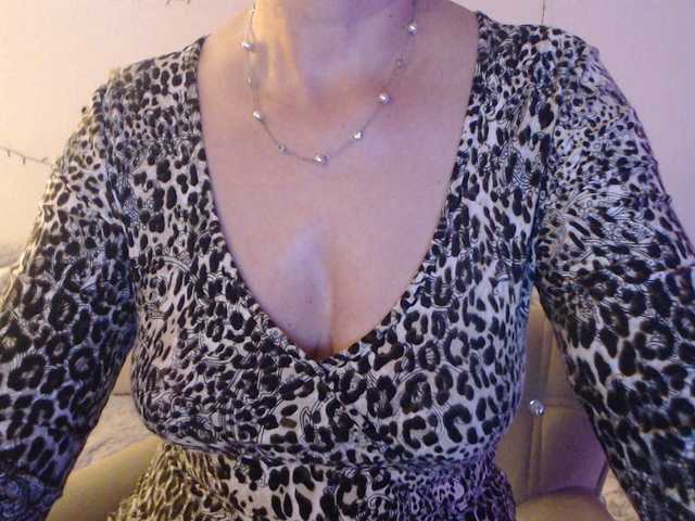 goodSnowQueen's BongaCams show and profile