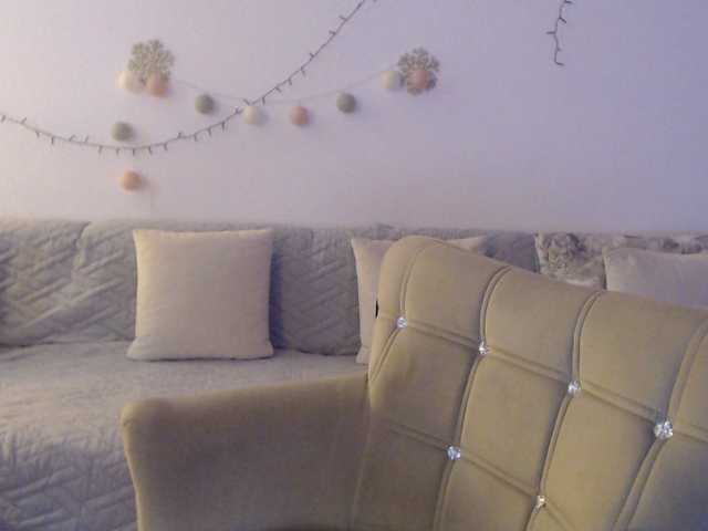 goodSnowQueen's BongaCams show and profile