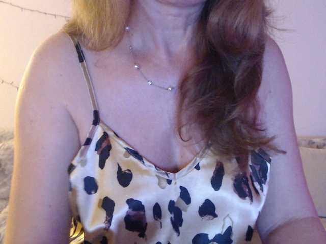 goodSnowQueen's BongaCams show and profile