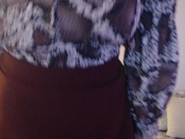 goodSnowQueen's BongaCams show and profile