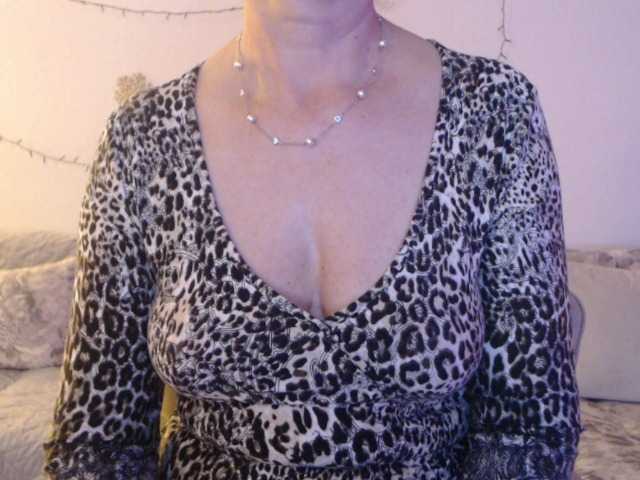 goodSnowQueen's BongaCams show and profile