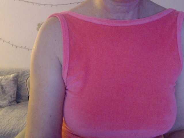 goodSnowQueen's BongaCams show and profile