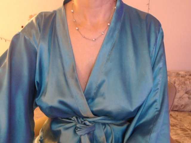 goodSnowQueen's BongaCams show and profile