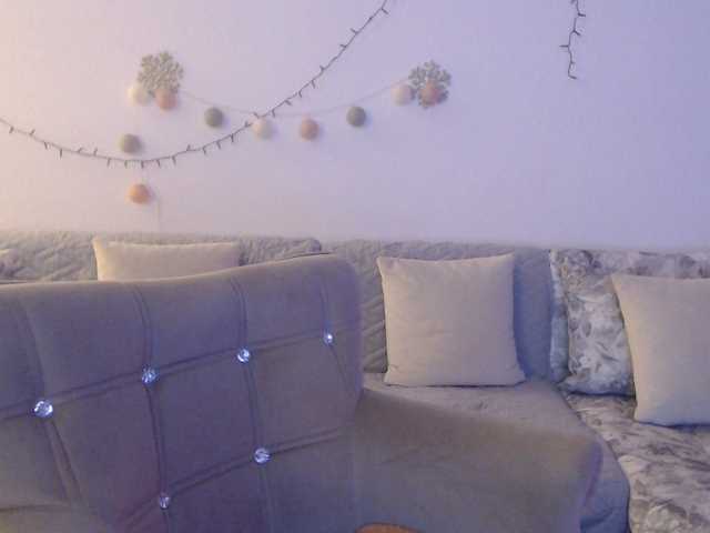 goodSnowQueen's BongaCams show and profile