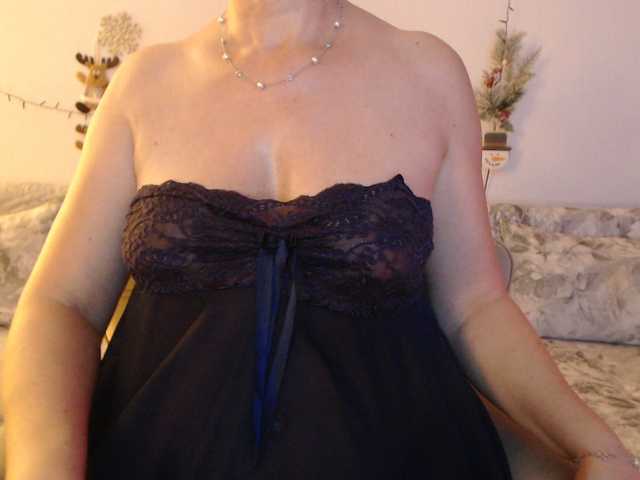 goodSnowQueen's BongaCams show and profile