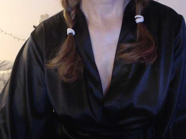 goodSnowQueen's BongaCams show and profile