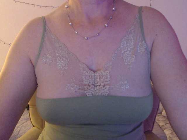 goodSnowQueen's BongaCams show and profile