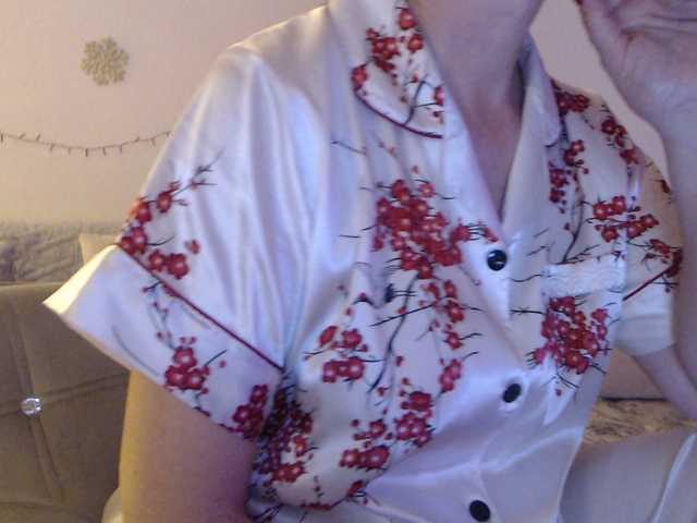 goodSnowQueen's BongaCams show and profile