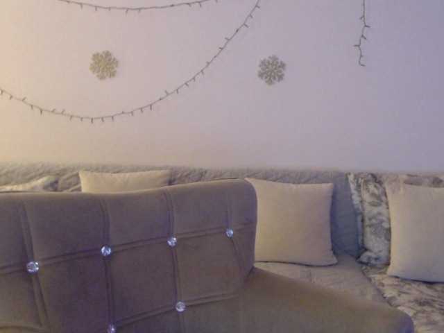 goodSnowQueen live cam profile