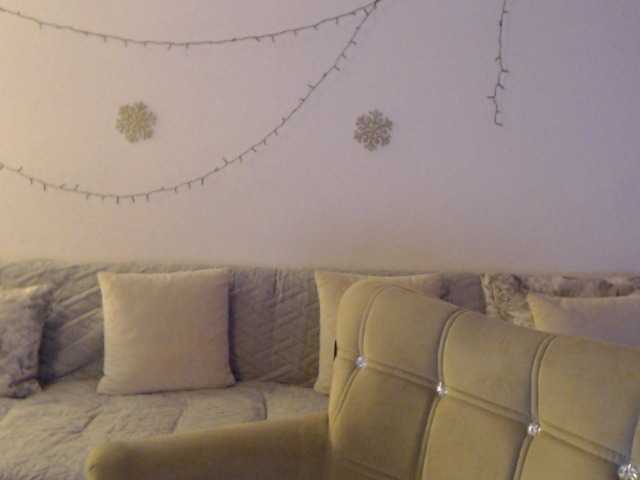 goodSnowQueen's BongaCams show and profile