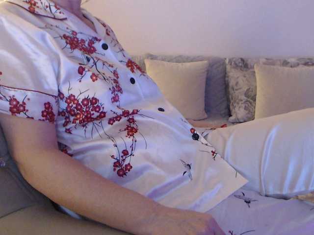 goodSnowQueen's BongaCams show and profile