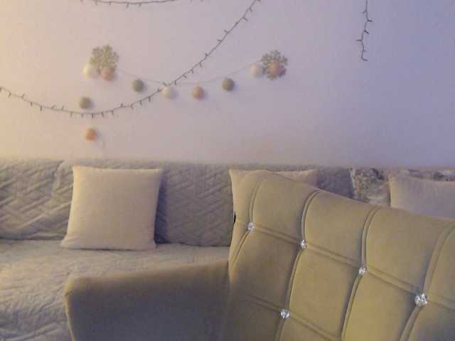 goodSnowQueen's BongaCams show and profile