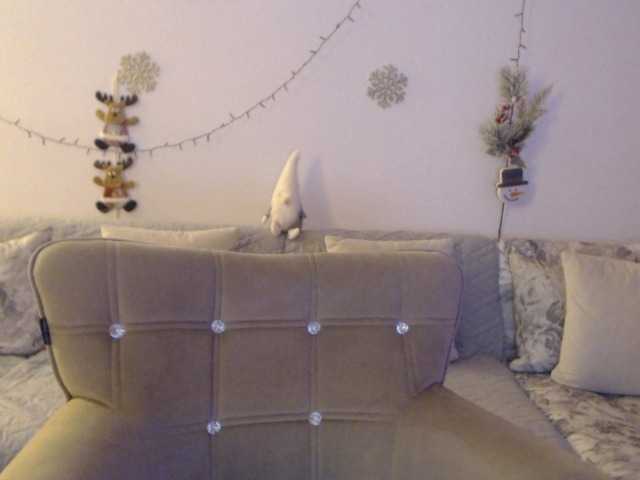 goodSnowQueen's BongaCams show and profile