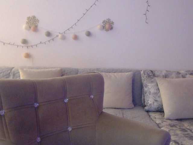 goodSnowQueen's BongaCams show and profile