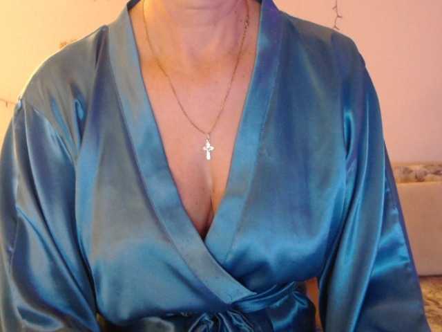 goodSnowQueen's BongaCams show and profile